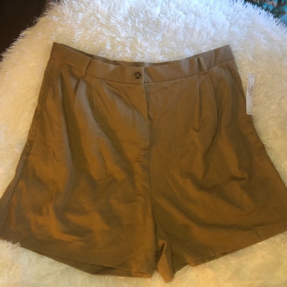 VENUS Tan Bermudas Chic Versatile Shorts - Picture 2 of 14